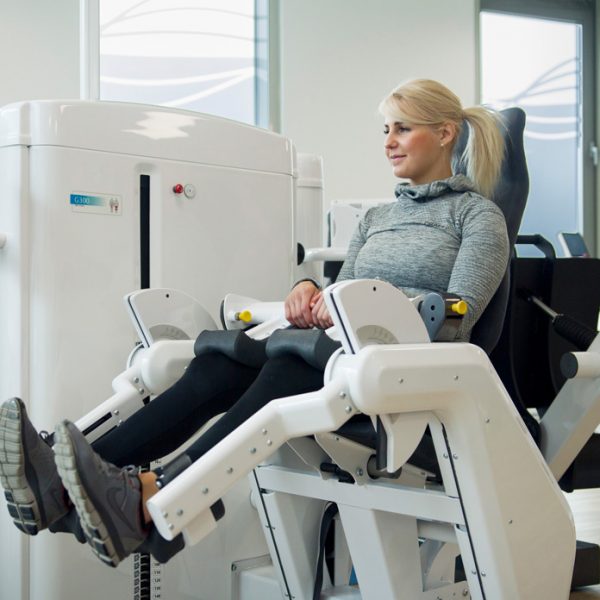 DAVID Health Hüft- & Kniekonzept, Medizinische Traingstherapie mit DAVID Trainingsgeräten für Hüfte und Knie